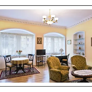 Napoleon Apartment